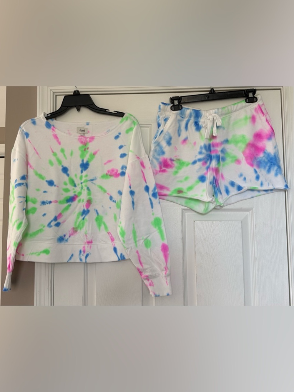New Tie-Dye Sweatshirt and Shorts Set
